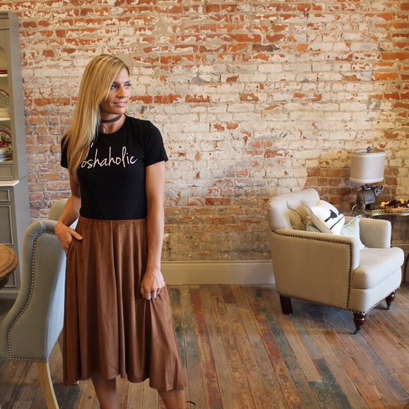 Camel suede flounce skirt with pockets - Picture 2 of 3