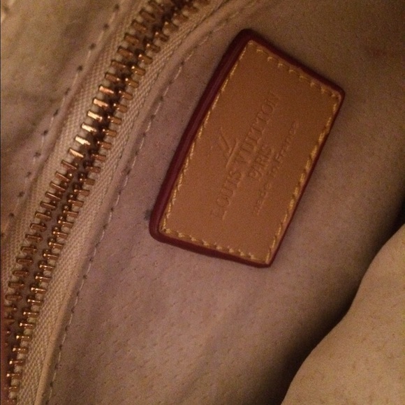Louis Vuitton Wallet Pouch - Picture 2 of 3