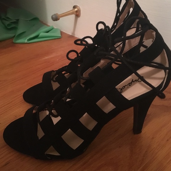 Black lace up heel