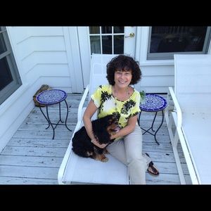 Meet your Posher, Debbie