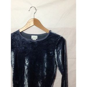 Moda Int'l VELVET blue top