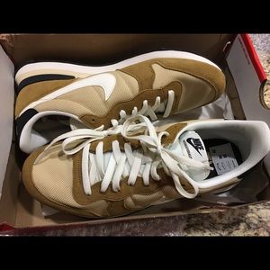 Nike Men's internationalist size 10.5