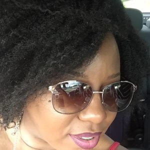 Meet your Posher, Nikki