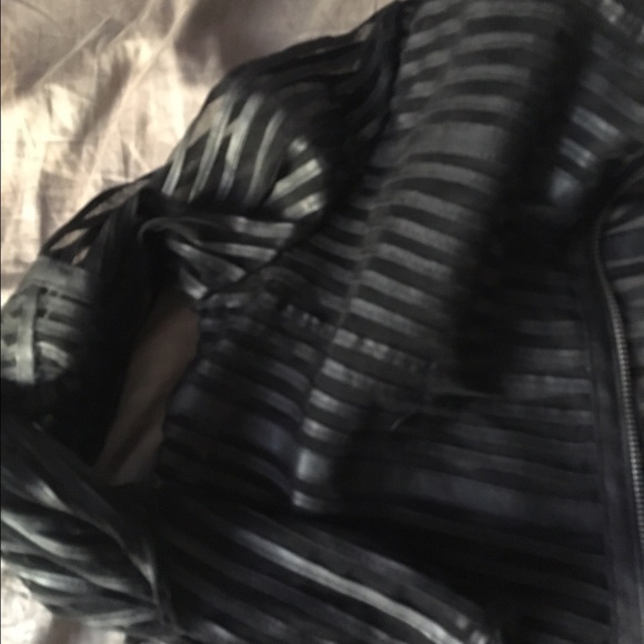 Crop jacket - Picture 2 of 3