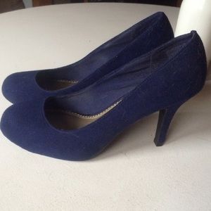 Fioni navy blue heels size 9.5