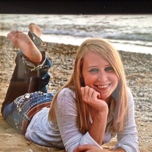 Meet your Posher, Kelly