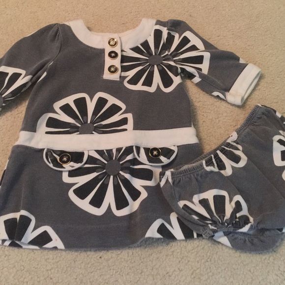 Little girls dress with diaper cover - Picture 1 of 4