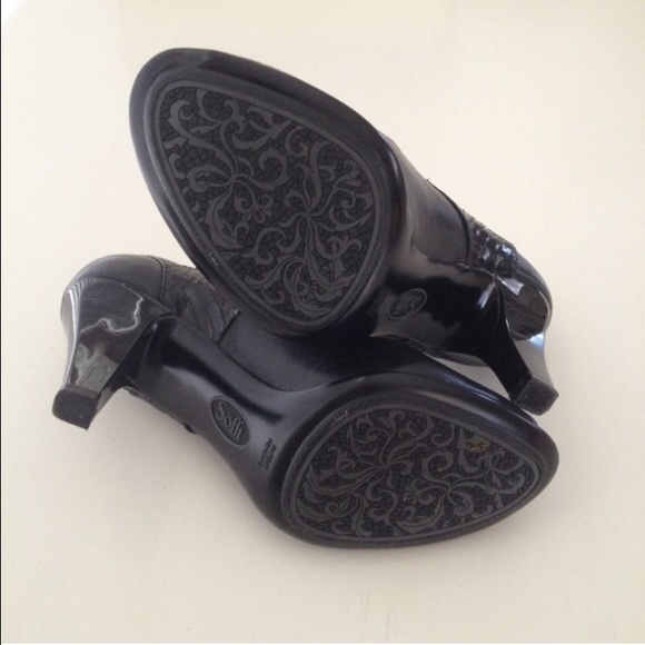 Black Sofft Peep Toe Mary Janes - Picture 4 of 4