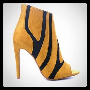 Mustard bootie