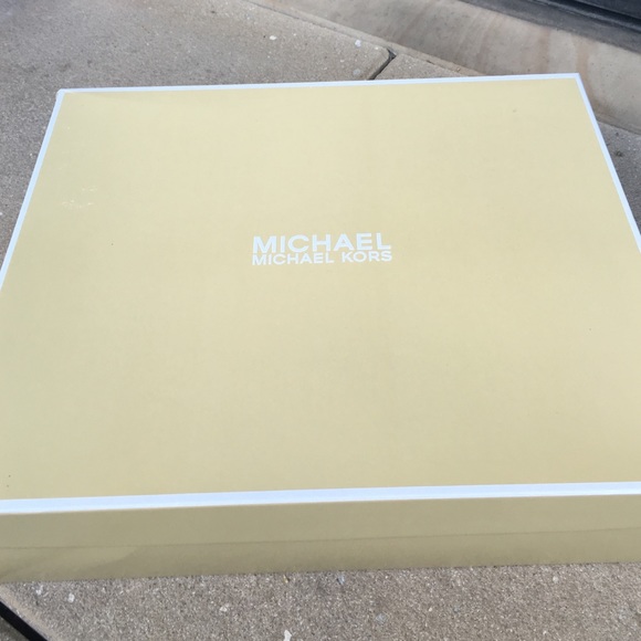 ❗️final❗️Michael kors boots young girls Sz 3, 4 - Picture 4 of 4