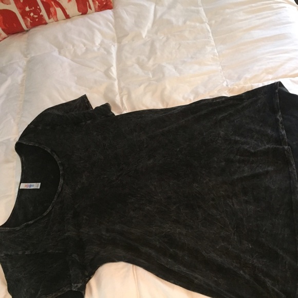 Lularoe larg classic tee