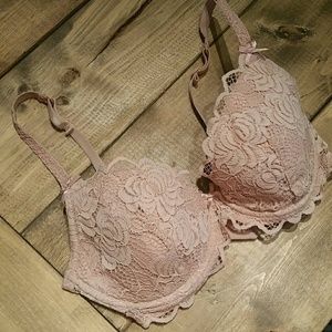 Scallop lace contour bra