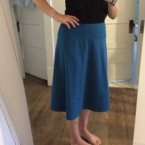 NWOT teal/blue midi skirt