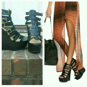 🚨SALE🚨JustFab all black wedges