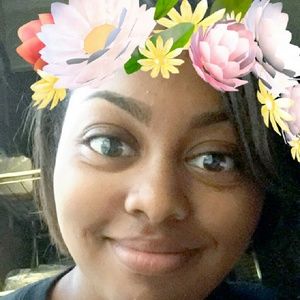 Meet your Posher, Alexis