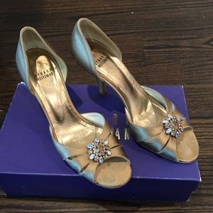 Stuart weitzman camel satin heel