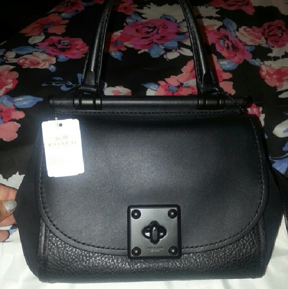 NEW COACH  SATCHEL
