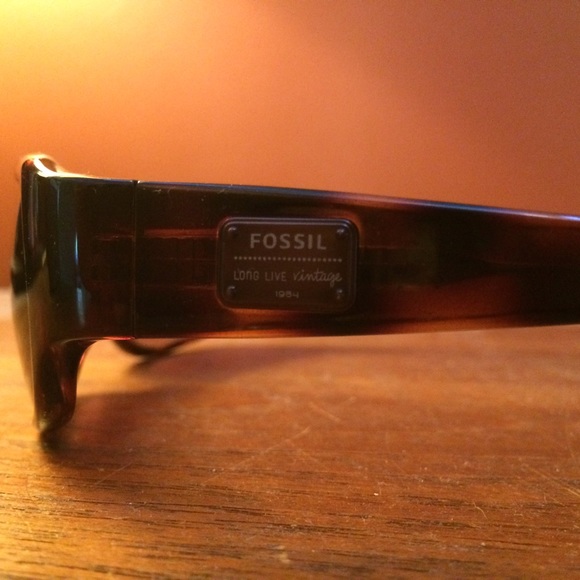 Fossil Sunglasses - Picture 2 of 3