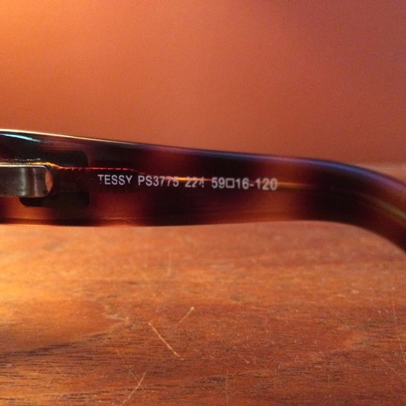 Fossil Sunglasses - Picture 3 of 3