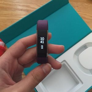 Fitbit Alta (small, plum band)
