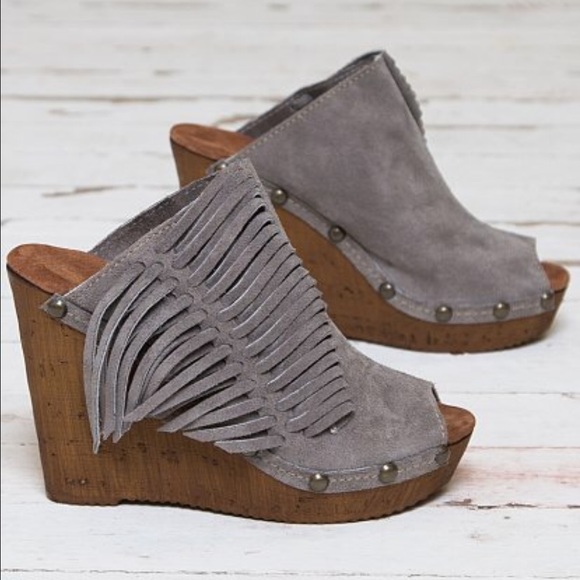 Sbicca suede fringe wedge
