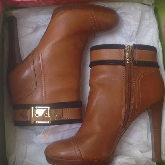 RARE!! Tory Burch Belinda Booties - Picture 2 of 4