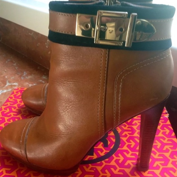 RARE!! Tory Burch Belinda Booties - Picture 4 of 4