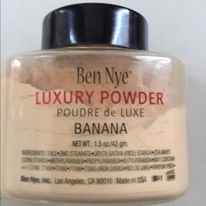 Ben Nye Luxury Powder!!! Barely Used!