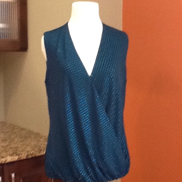 Cache Evening Top🌹 - Picture 2 of 4