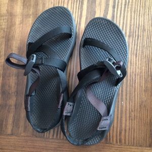Chacos - black, size 6.5
