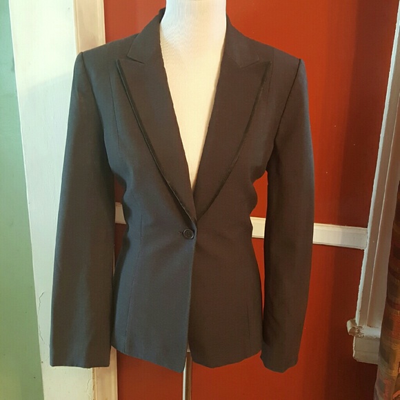 Tahari grey blazer