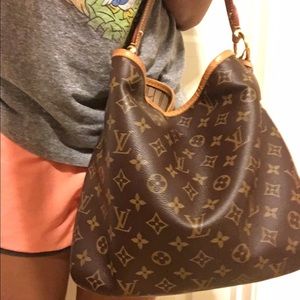 Additional pictures of Louis Vuitton delightful pm