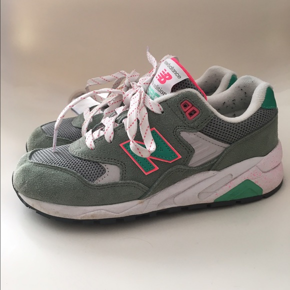New Balance 580 Women's Sneakers