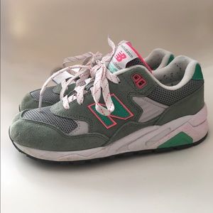 New Balance 580 Women's Sneakers