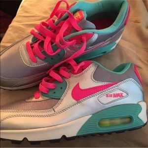 Nike air max size 7Y , worn twice