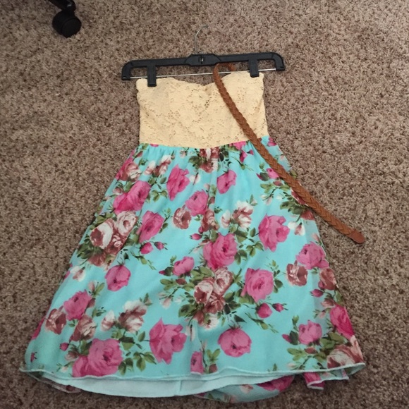 Cute floral dress (short)