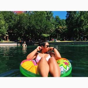 Meet your Posher, Camila