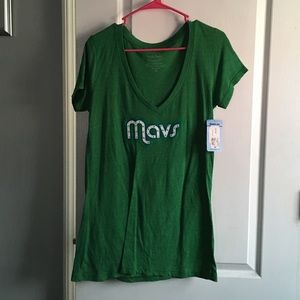 NWT NBA Dallas Mavericks women shirt w/ crystals