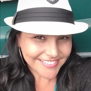 Meet your Posher, Yolanda