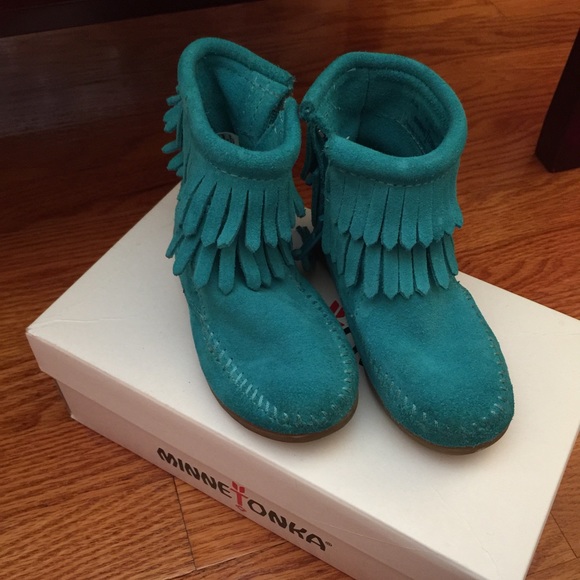 Minnetonka toddler girl boot - Picture 2 of 3