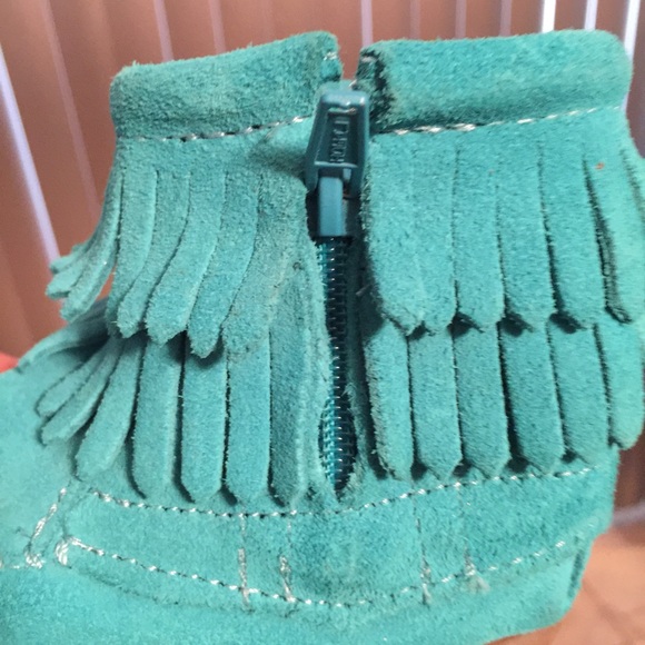 Minnetonka toddler girl boot - Picture 3 of 3