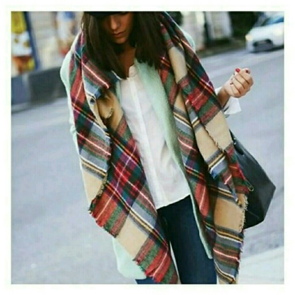 🚫SOLD OUT "Kristen" Plaid Blanket Scarf - Picture 2 of 4