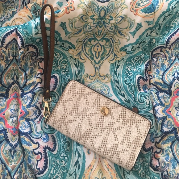 Michael Kors wallet clutch