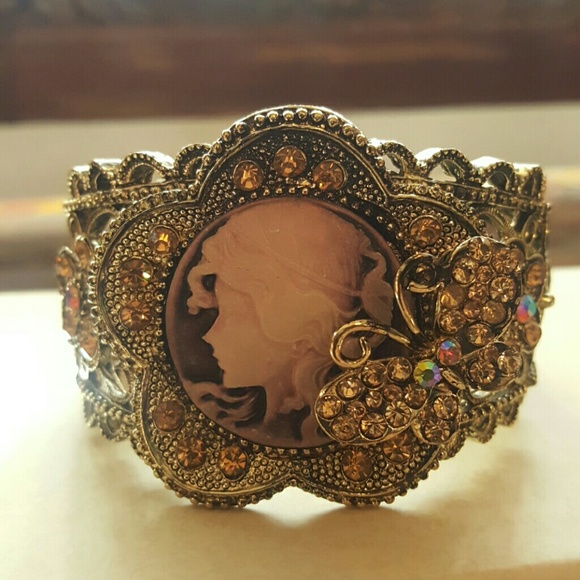 Beautiful Vintage Victorian Bracelet