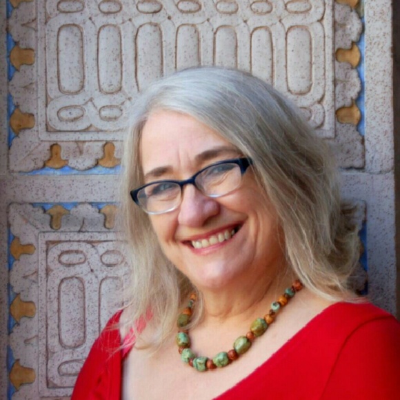 Meet your Posher, Debby - Picture 2 of 8