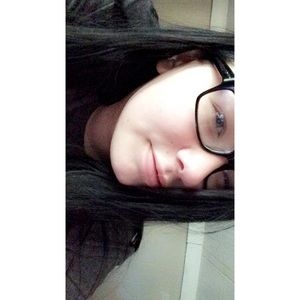 Meet your Posher, Makayla