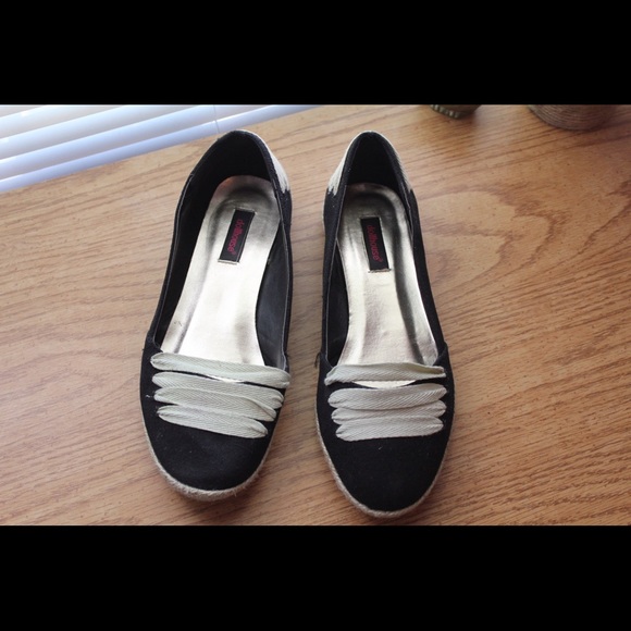Dollhouse Black and Tan espadrille flats