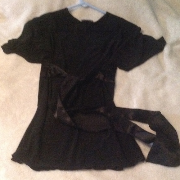 Very cute low cut black top from wet seal - small - Picture 3 of 4