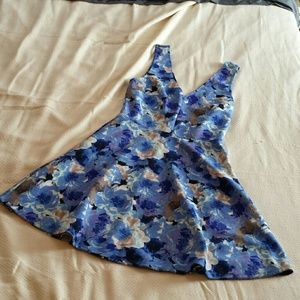 💋SALE💋Gorgeous Blue Floral Dress [NEW]