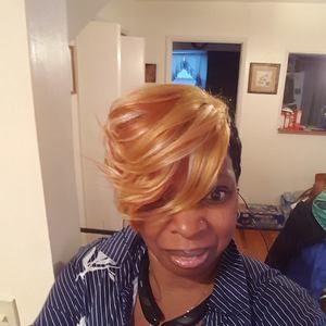 Meet your Posher, Dionne